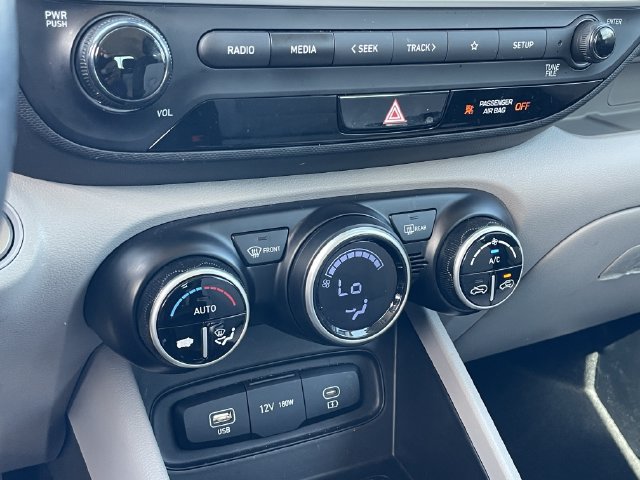 Used 2024 Hyundai Venue SEL FWD image 18