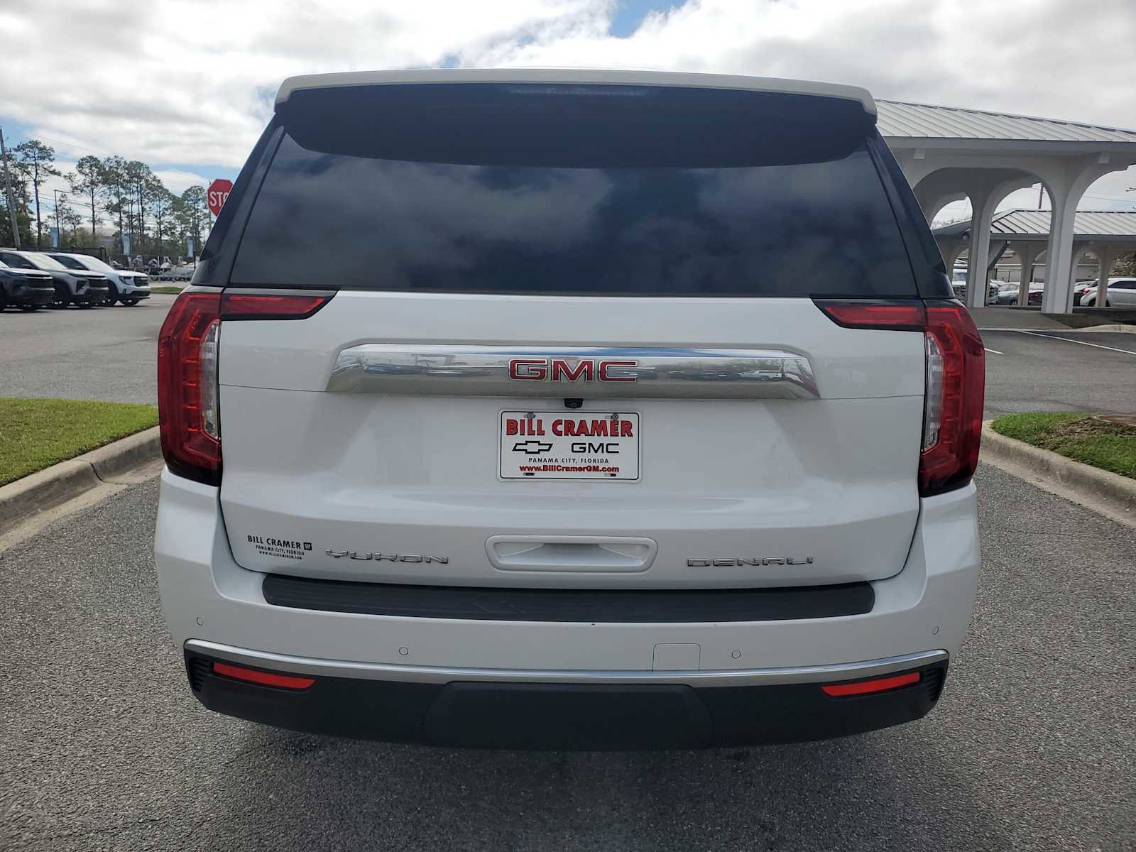 Certified 2023 GMC Yukon XL Denali image 4