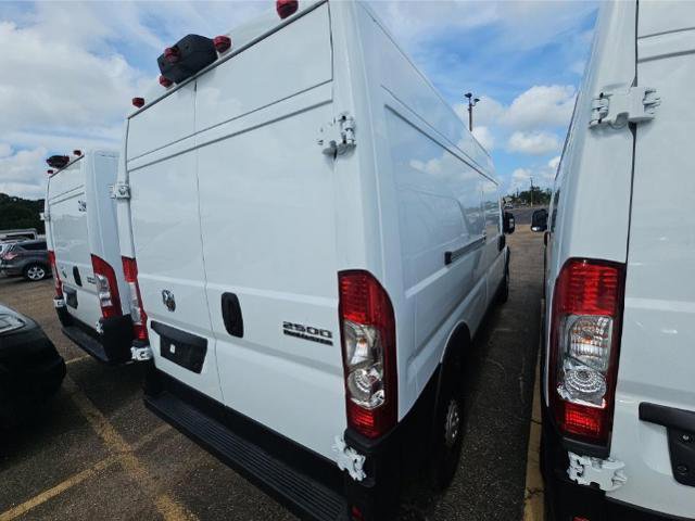 Used 2026 RAM ProMaster 2500 w/ Convenience Group FWD image 3