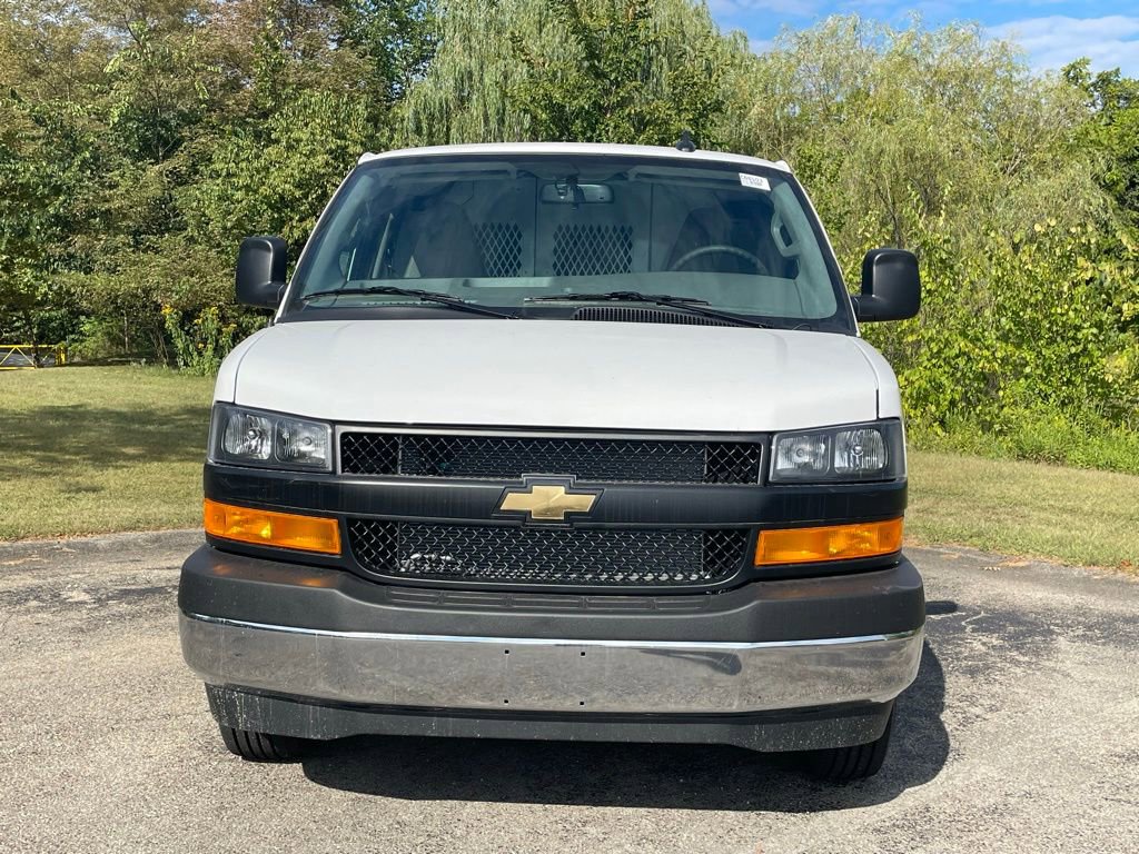 New 2025 Chevrolet Express 3500 w/ Driver Convenience Package RWD image 8