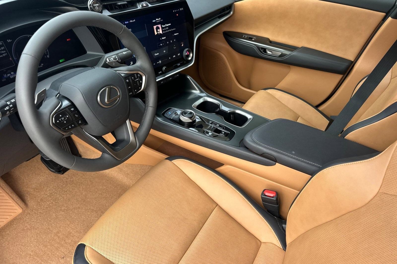 Used 2025 Lexus RZ 300e image 4