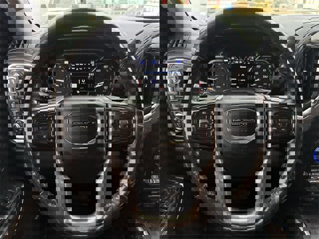 Used 2023 GMC Sierra 2500 Denali w/ Denali Black Diamond Edition image 13