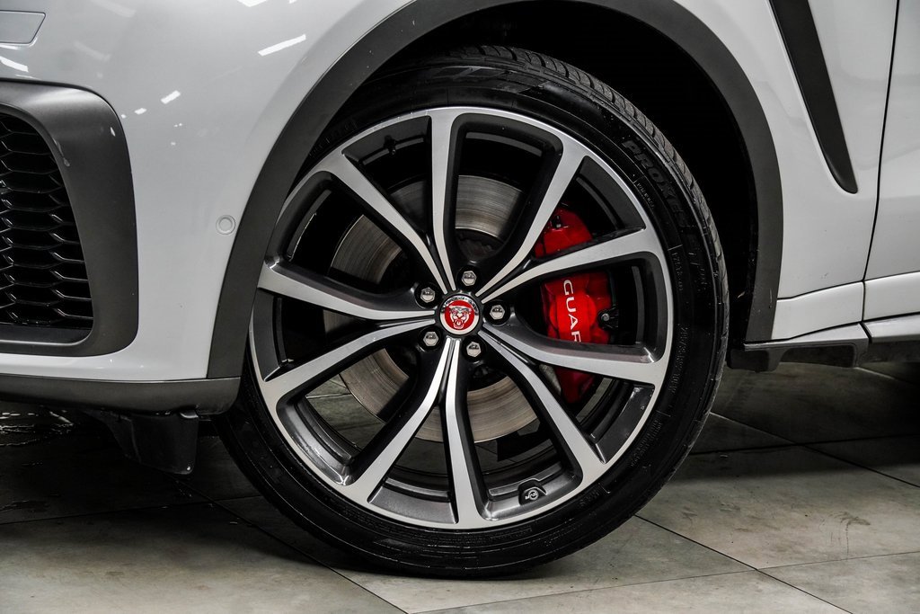 Used 2021 Jaguar F-PACE SVR image 3