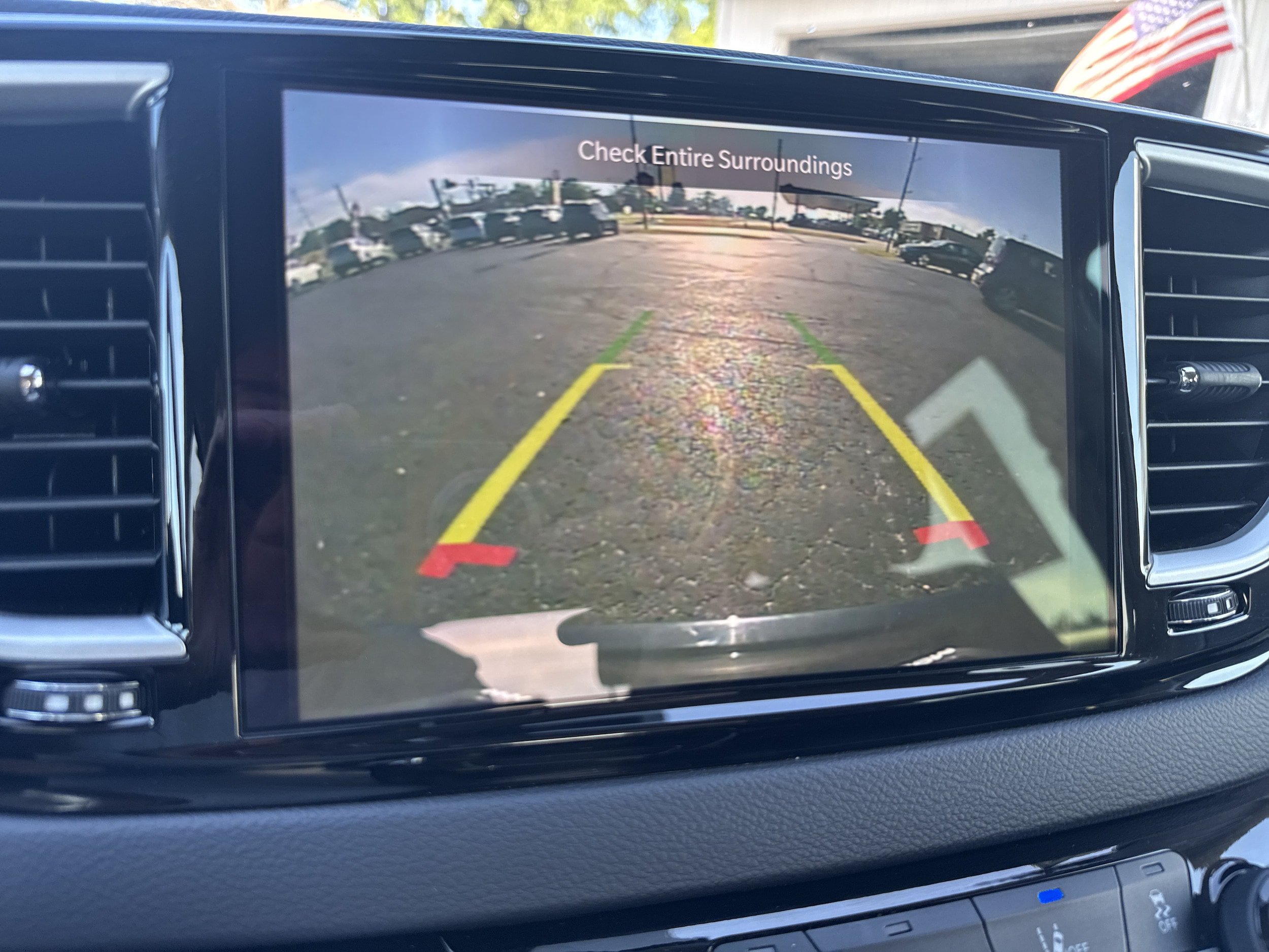 Used 2024 Chrysler Pacifica Touring-L FWD image 17