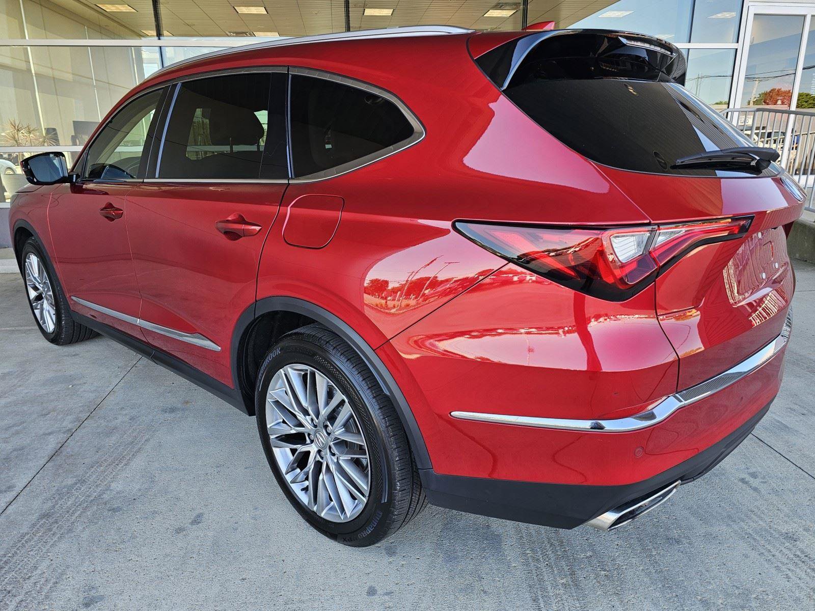 Used 2023 Acura MDX SH-AWD w/ Advance Package image 3