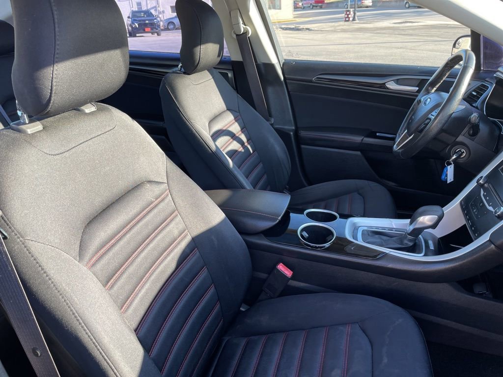 Used 2013 Ford Fusion SE image 17