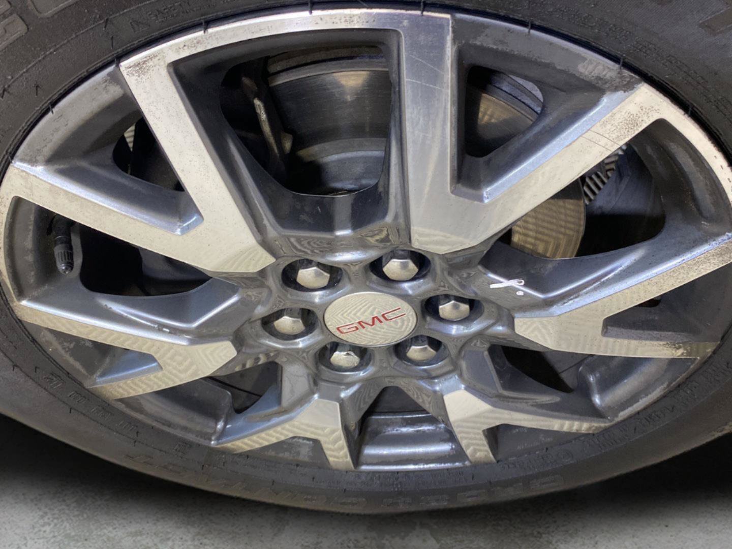 Certified 2023 GMC Acadia SLT w/ LPO, Floor Liner Package FWD image 8