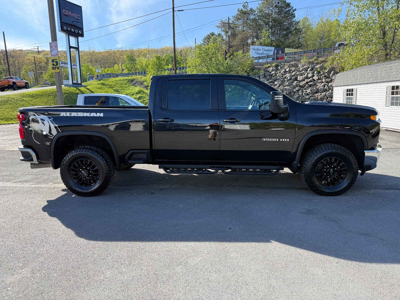 Used 2022 Chevrolet Silverado 3500 LT w/ Convenience Package AWD/4WD image 6