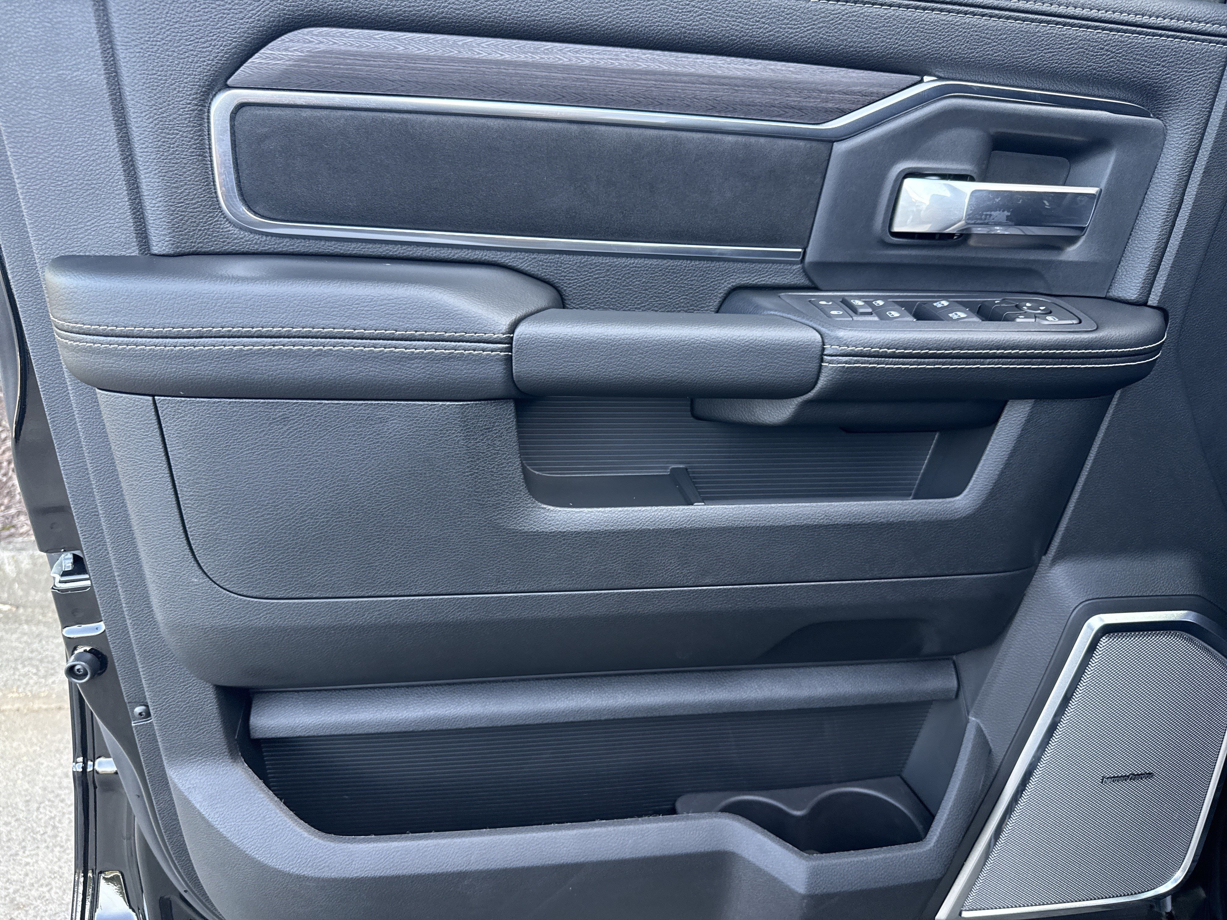 New 2026 RAM 5500 4x4 Crew Cab w/ Laramie Trim Package image 10