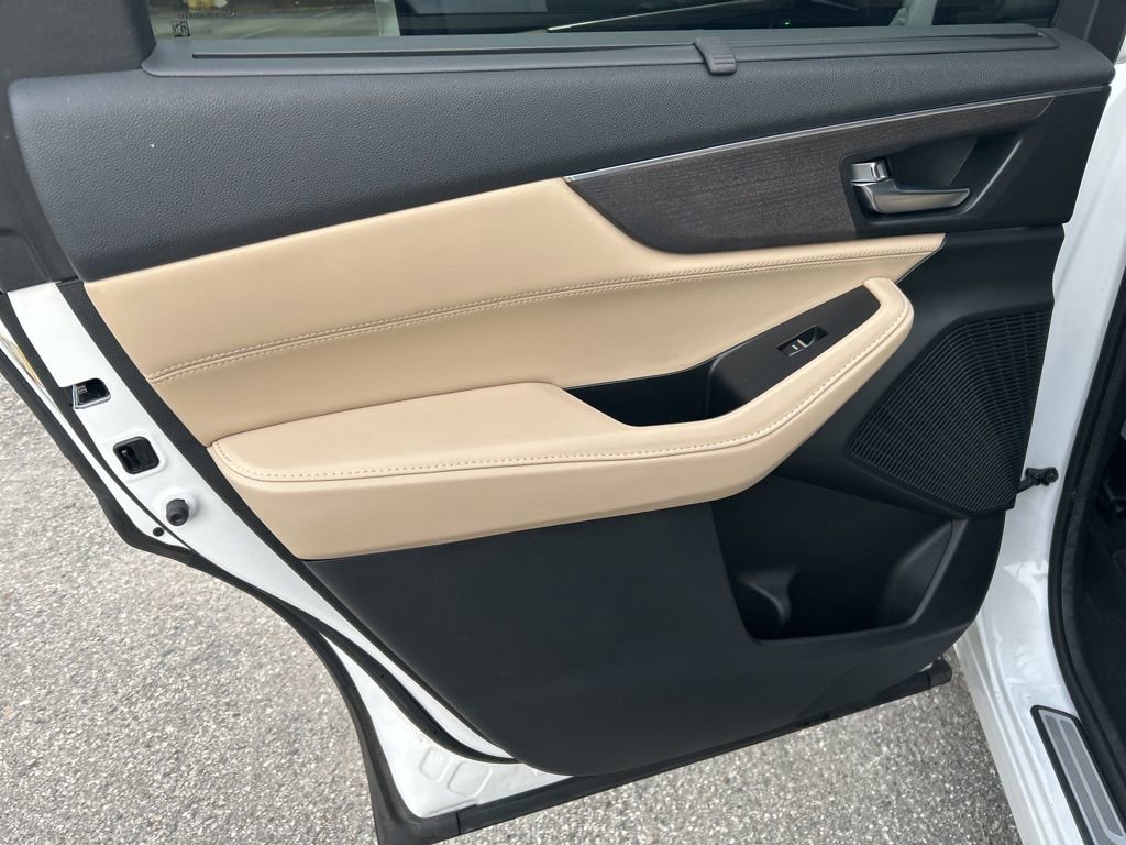 Used 2023 Acura MDX SH-AWD image 21