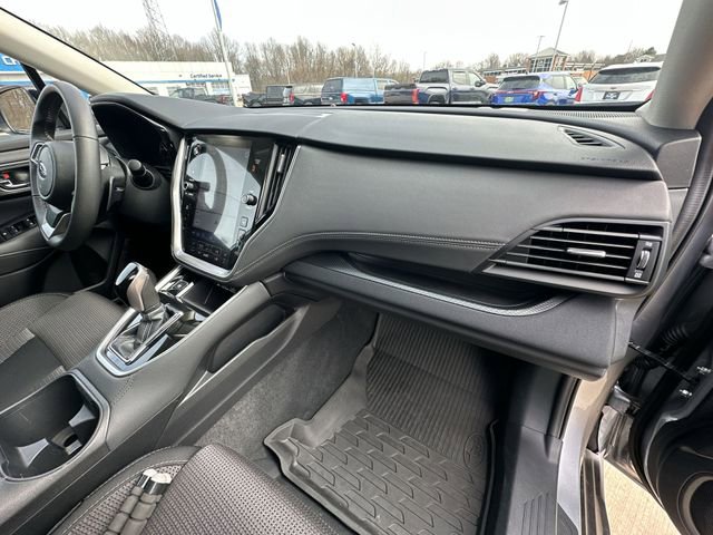Used 2025 Subaru Outback Premium image 32