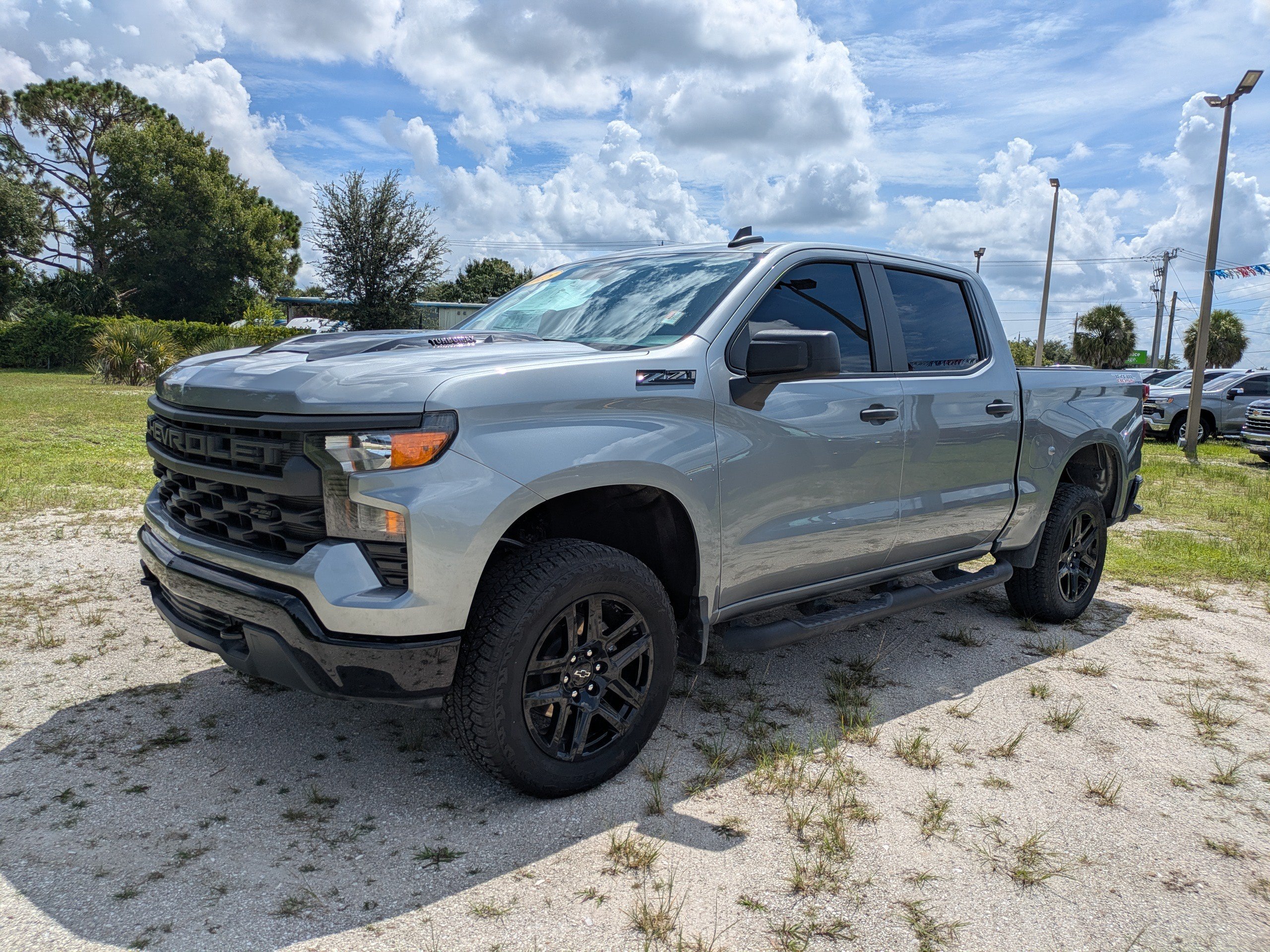 Used 2025 Chevrolet Silverado 1500 Custom Trail Boss w/ Turbomax Blackout Package AWD/4WD image 8