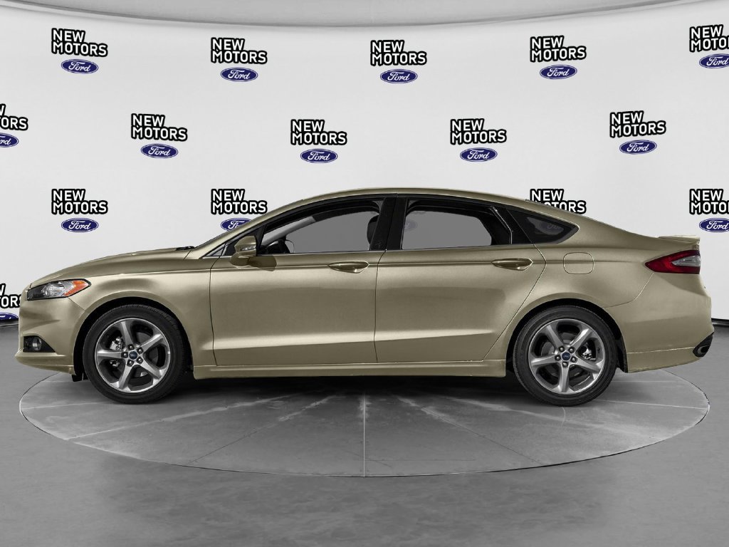 Used 2016 Ford Fusion SE FWD image 3