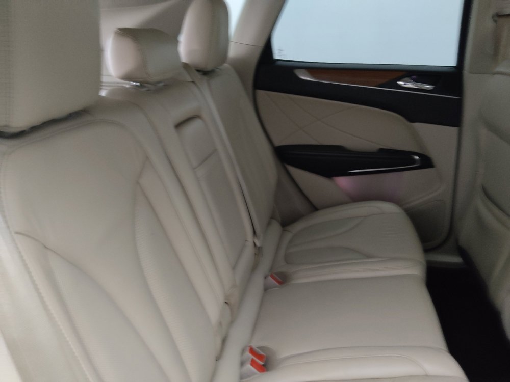 Used 2019 Lincoln MKC Select w/ Select Plus Package AWD/4WD image 19