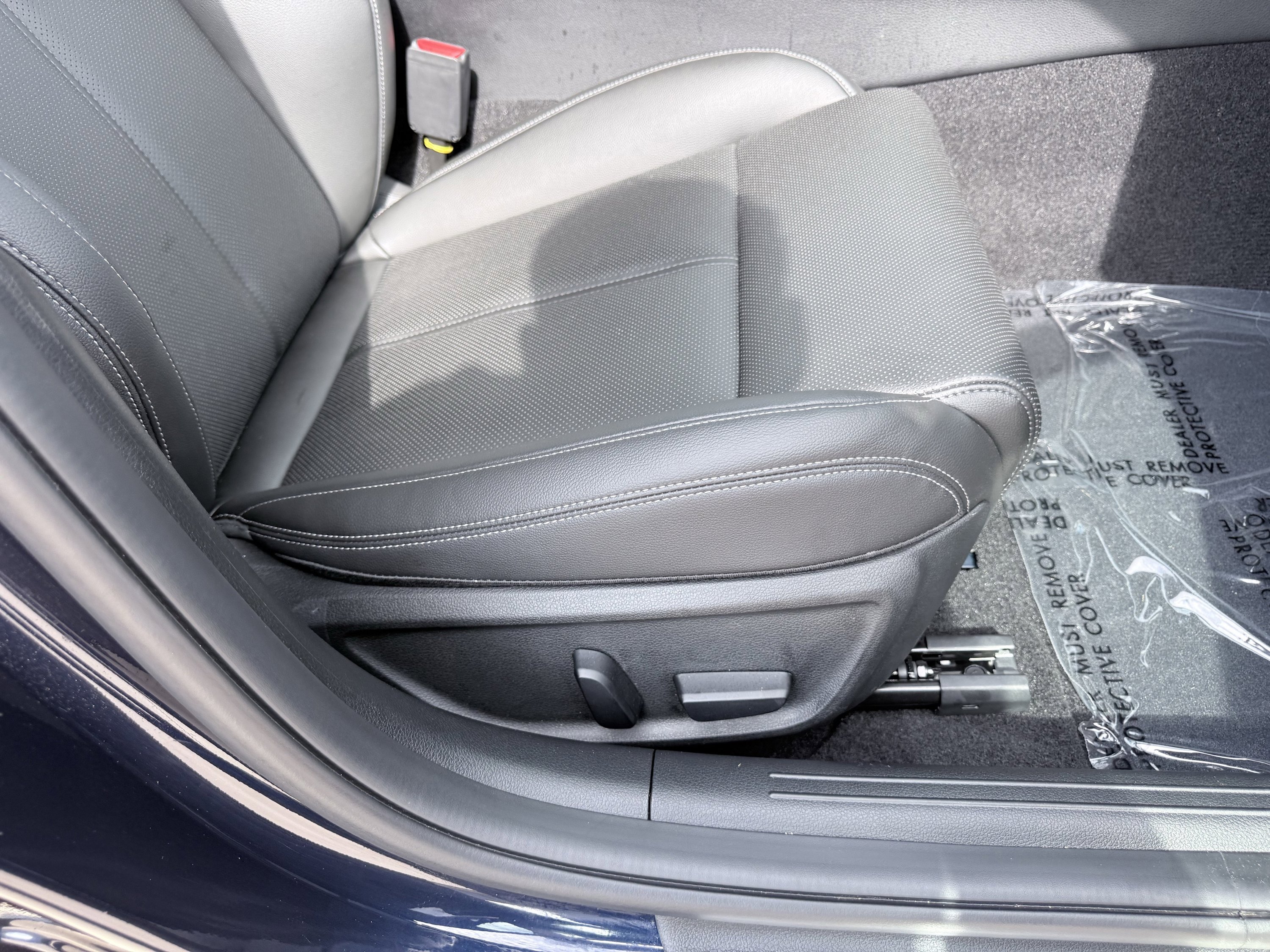 Used 2026 Genesis G70 2.5T image 44