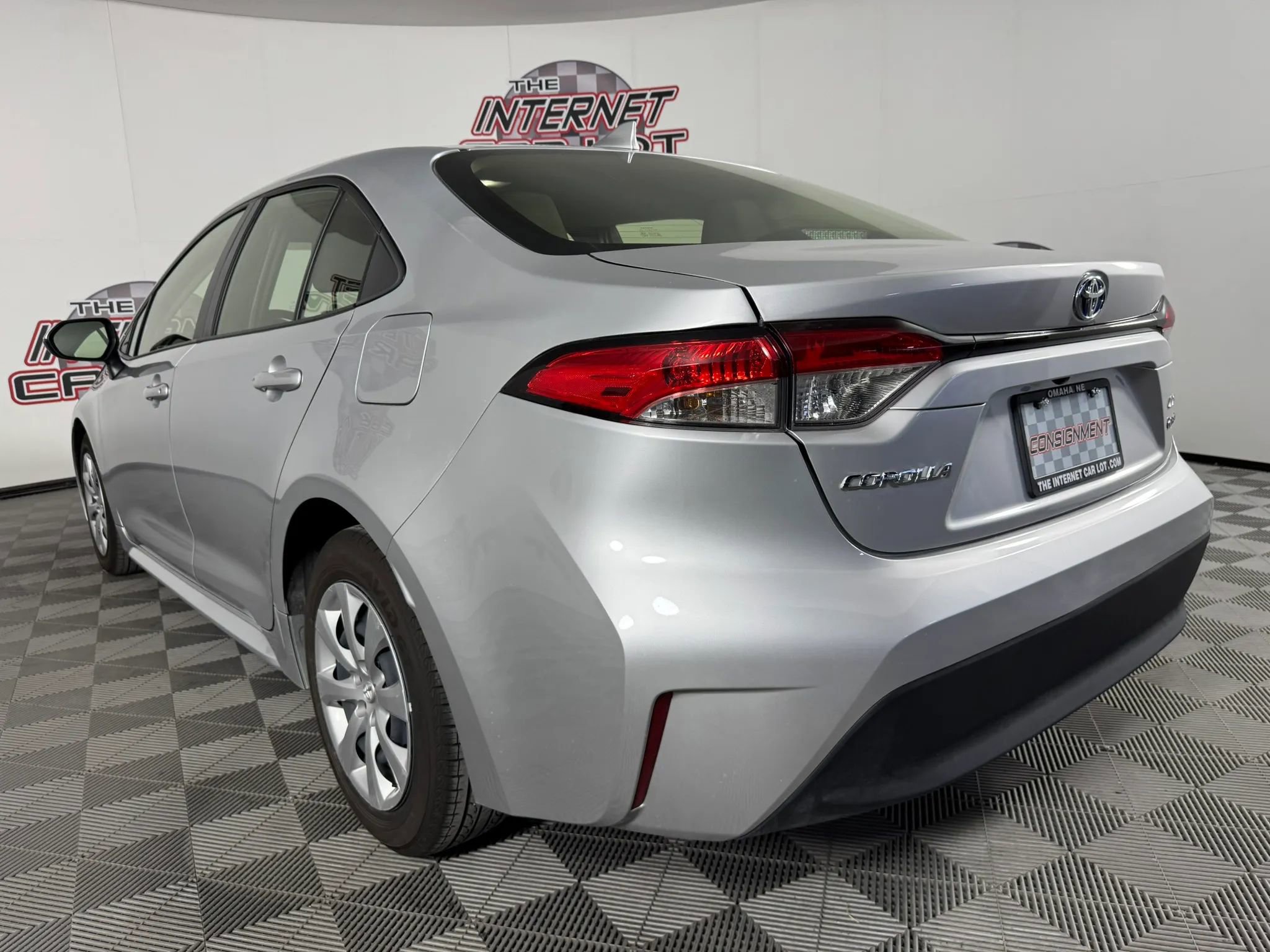 Used 2025 Toyota Corolla LE FWD image 24