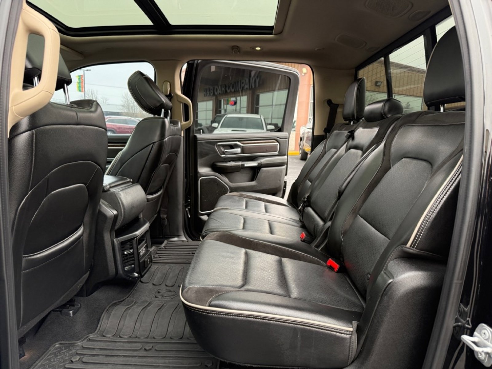 Used 2019 RAM 1500 Laramie image 14