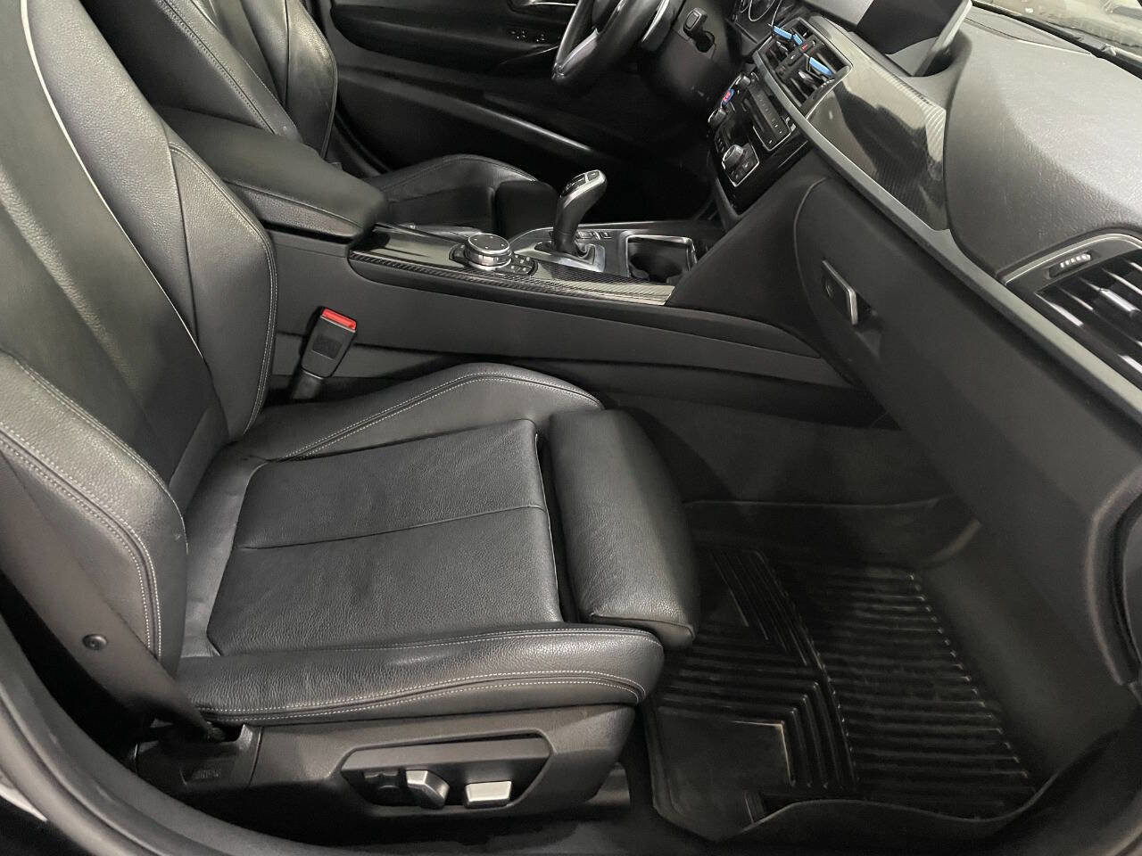 Used 2017 BMW 340i xDrive Sedan image 30