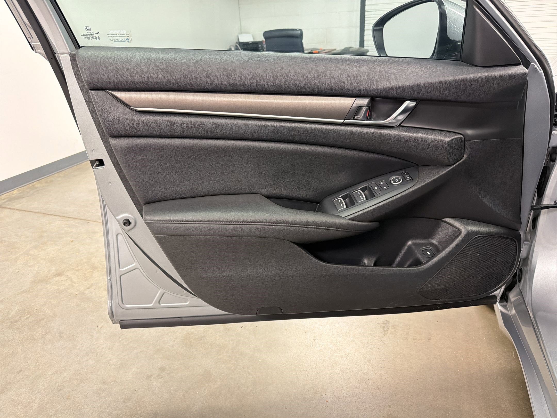 Used 2021 Honda Accord LX image 11