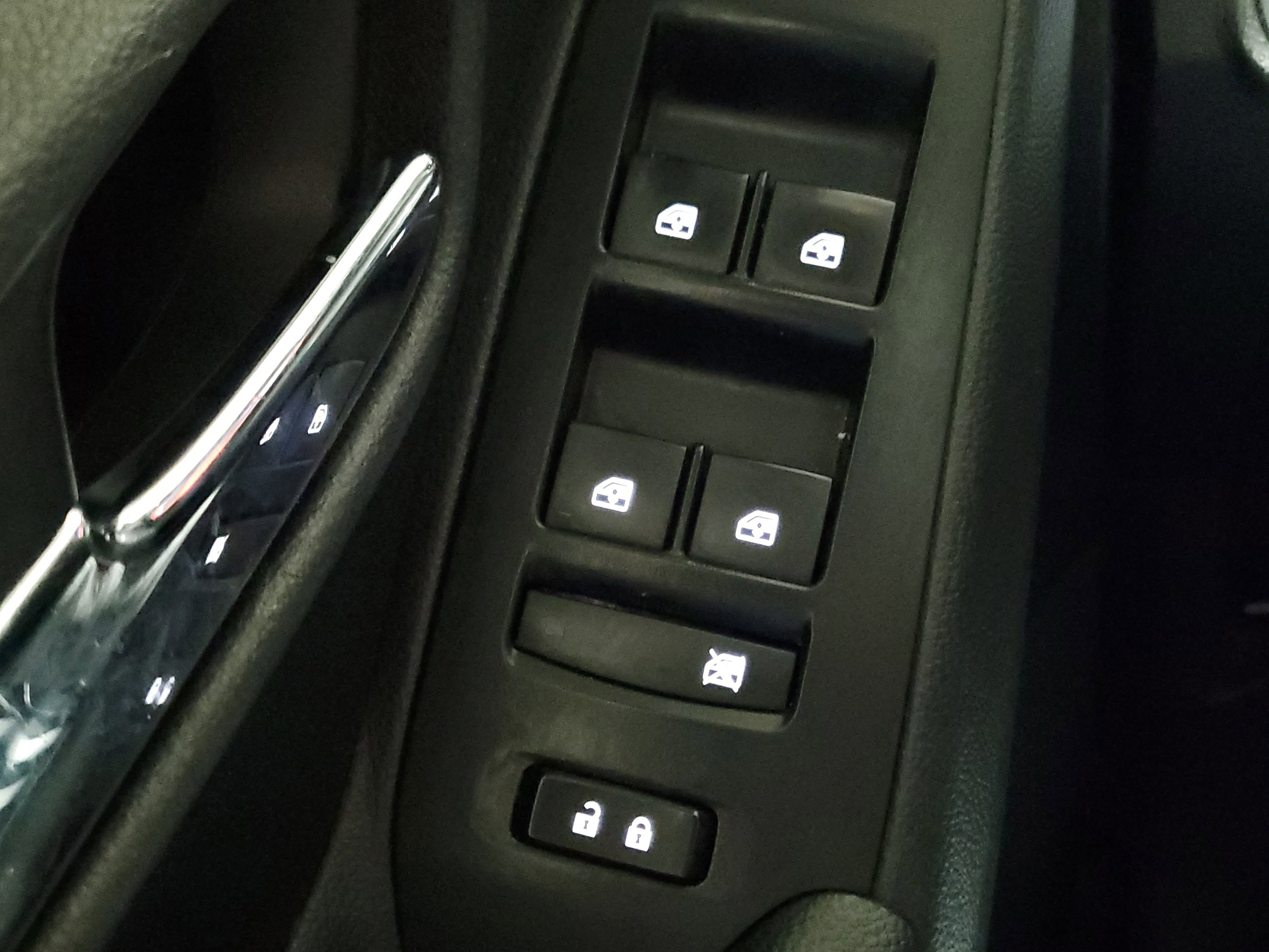 Used 2021 Chevrolet Trax LS image 18