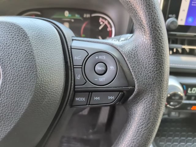 Used 2025 Toyota RAV4 XLE AWD/4WD image 16