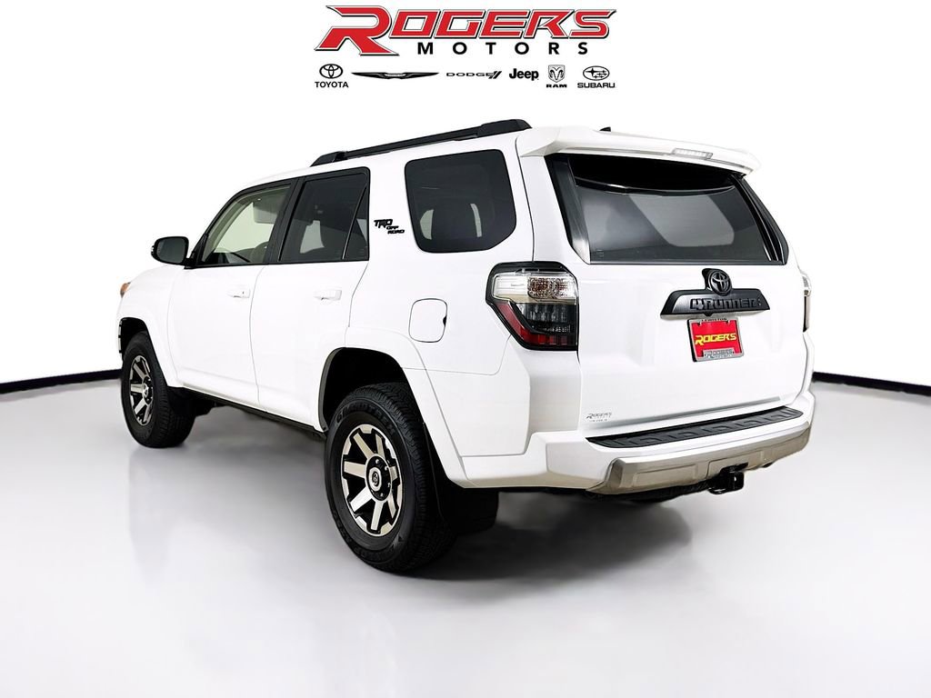 Certified 2024 Toyota 4Runner TRD Off-Road Premium w/ Moonroof Package AWD/4WD image 11