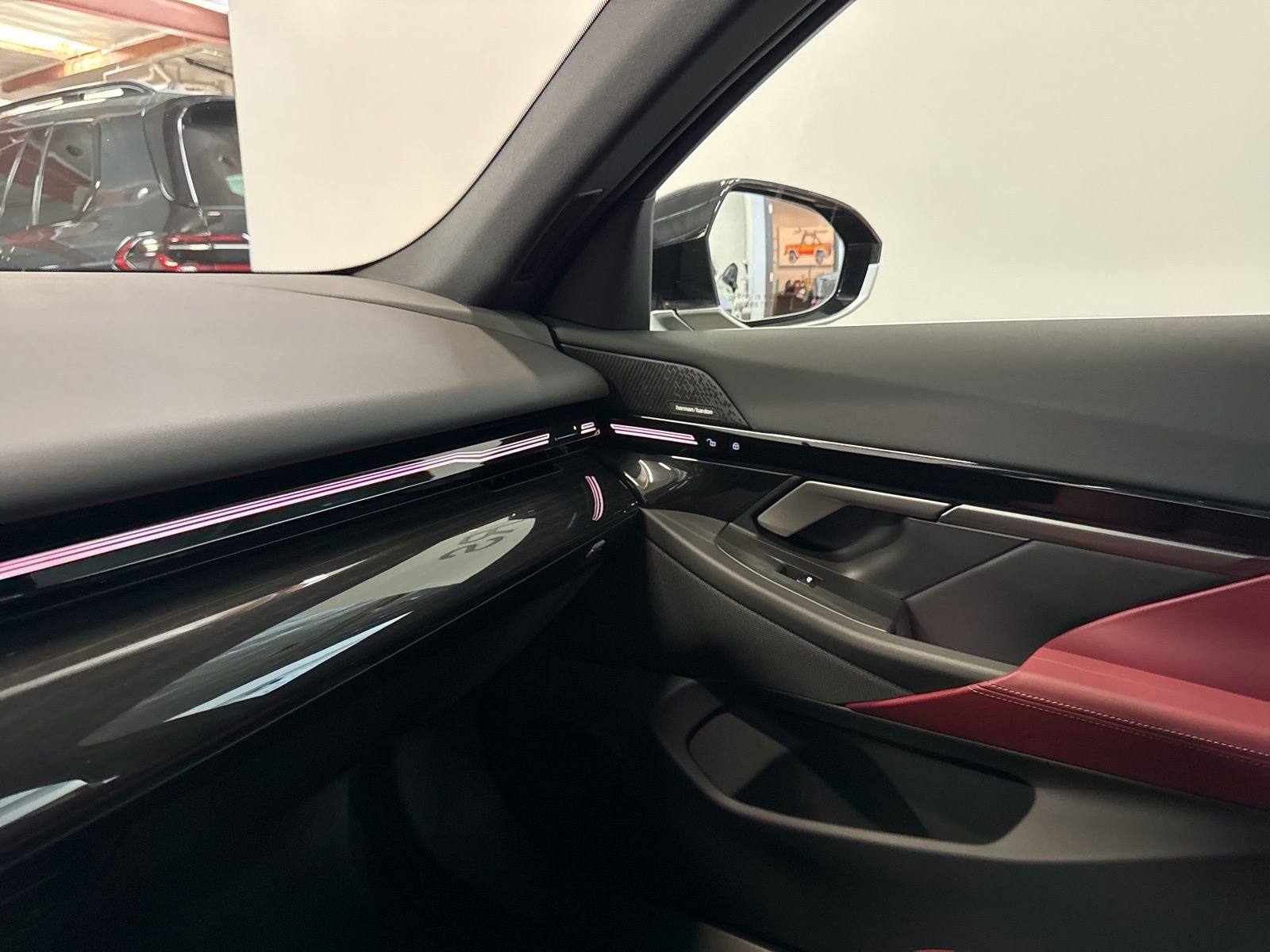 Used 2025 BMW 530i image 36