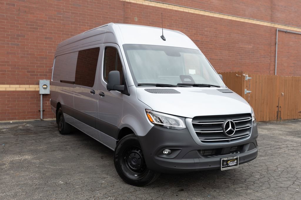 Used 2025 Mercedes-Benz Sprinter 2500 video 1