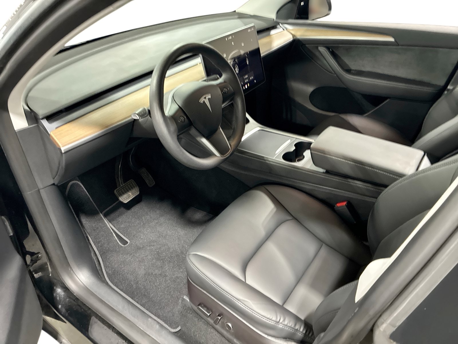 Certified 2023 Tesla Model Y Long Range AWD/4WD image 9
