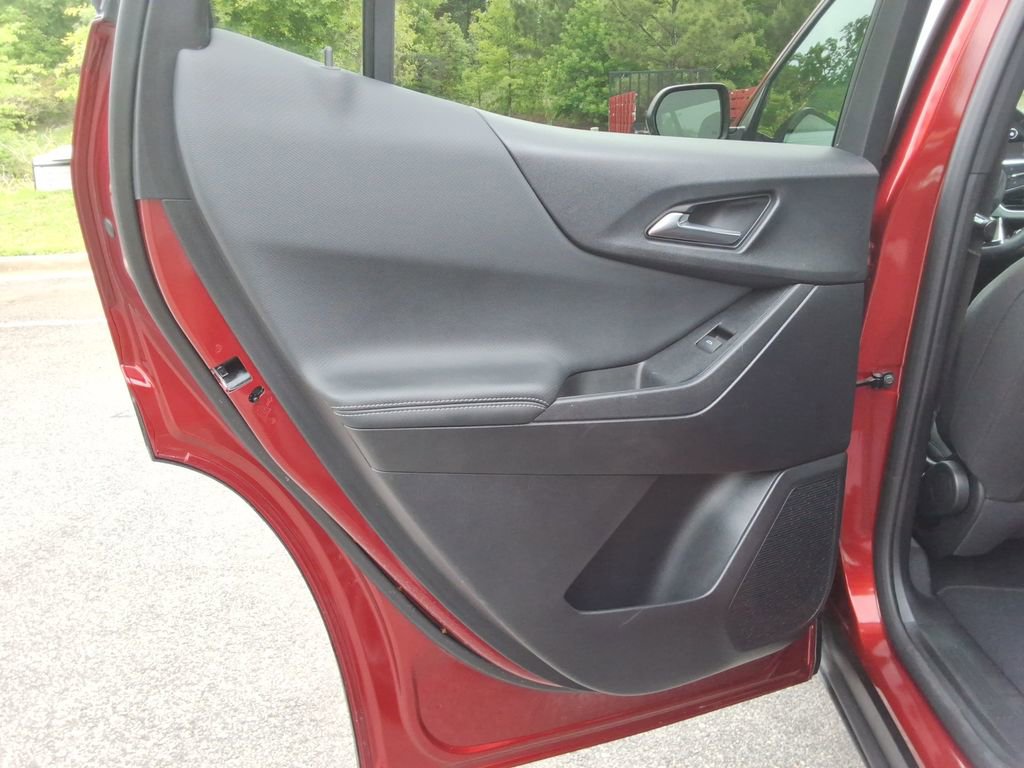 Used 2025 Chevrolet Equinox LT w/ Safety and Technology Package FWD image 17