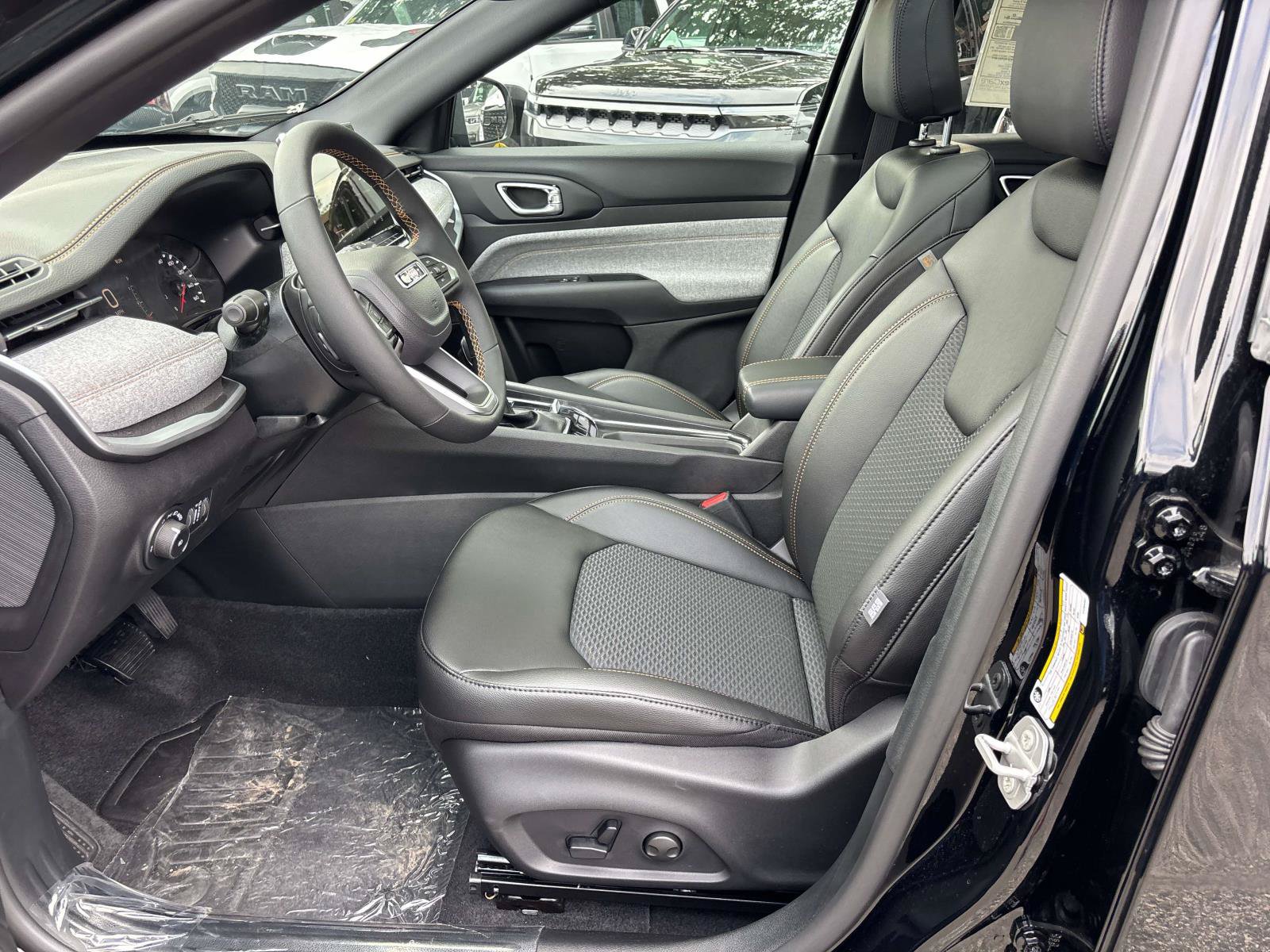 New 2026 Jeep Compass Latitude AWD/4WD image 6