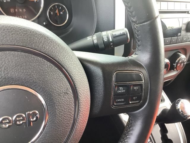 Used 2014 Jeep Compass Latitude FWD image 26