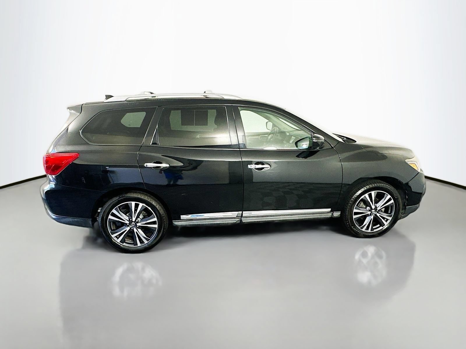 Used 2020 Nissan Pathfinder Platinum AWD/4WD image 8