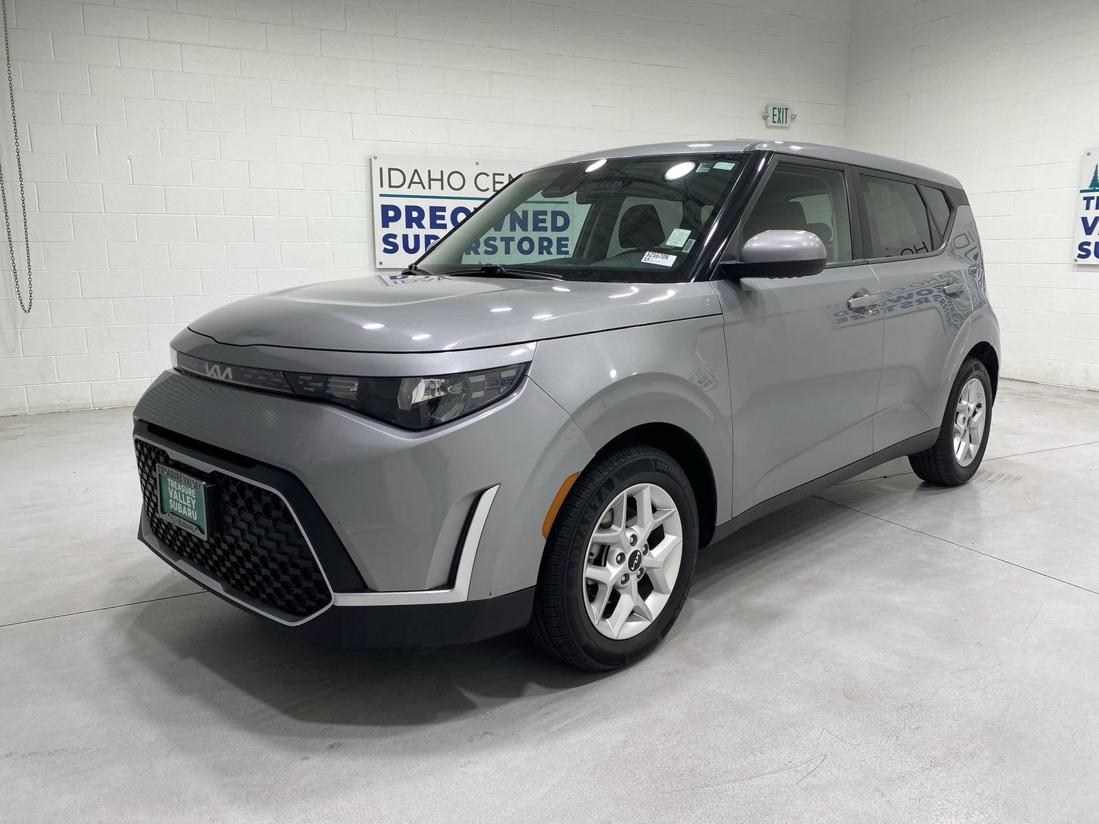 Used 2023 Kia Soul LX w/ Option Group 015 FWD image 4