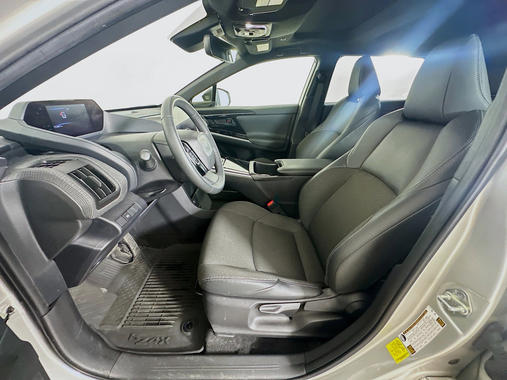 Used 2023 Toyota bZ4X XLE w/ Weather Package image 13