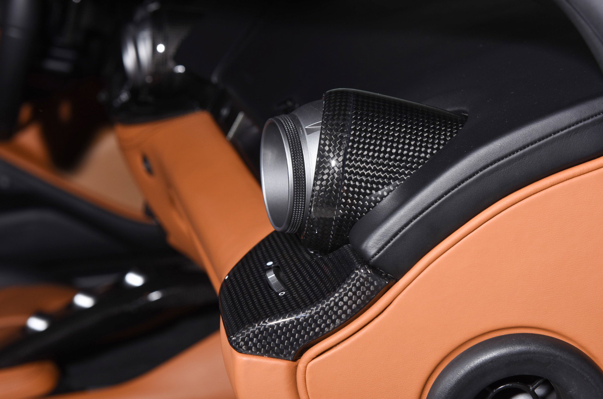 Used 2014 Ferrari F12 Berlinetta RWD image 32