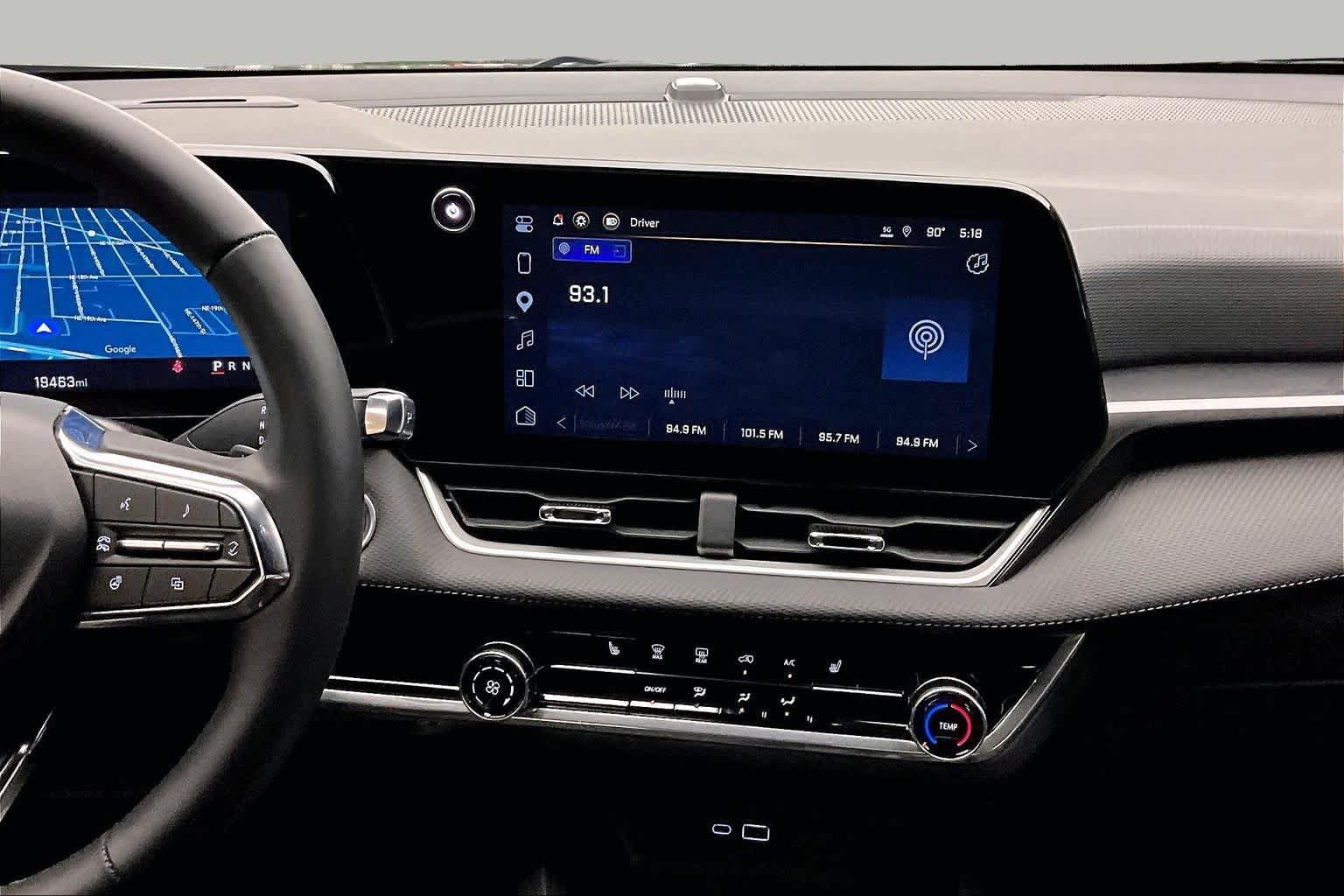 Used 2025 Chevrolet Equinox LT FWD image 7