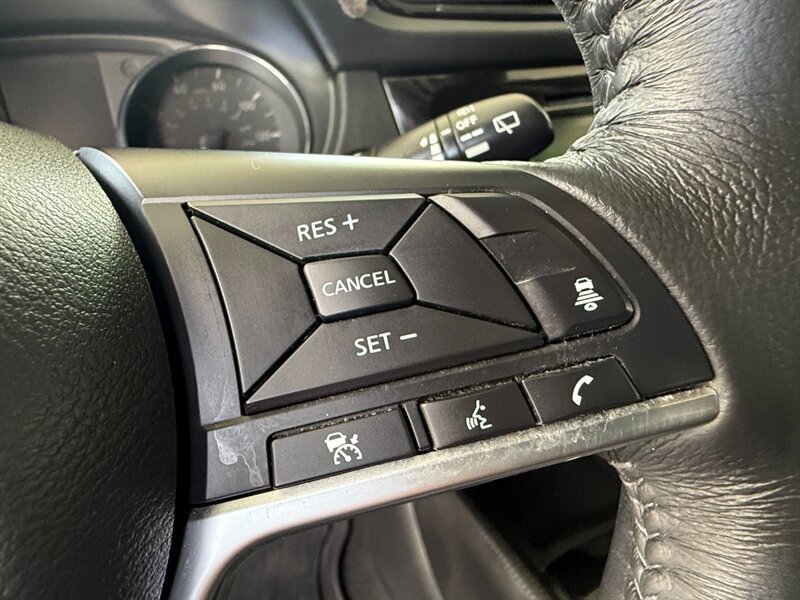 Used 2018 Nissan Rogue SL image 21