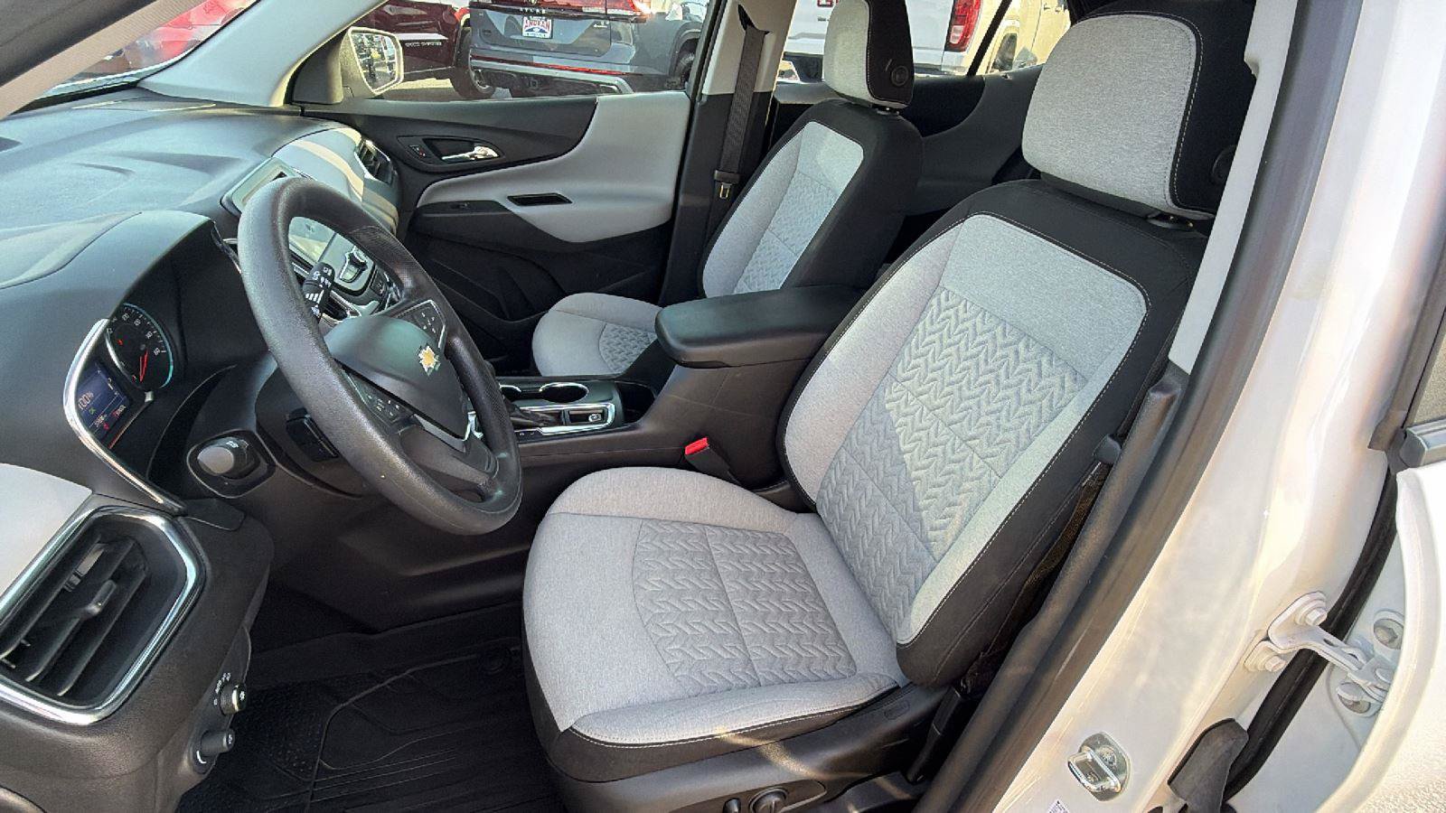 Used 2024 Chevrolet Equinox LS w/ LS Convenience Package FWD image 5