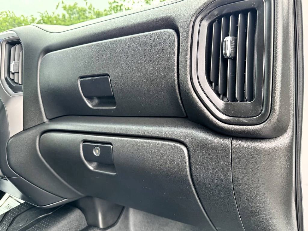 Used 2019 Chevrolet Silverado 1500 Custom w/ Trailering Package image 16