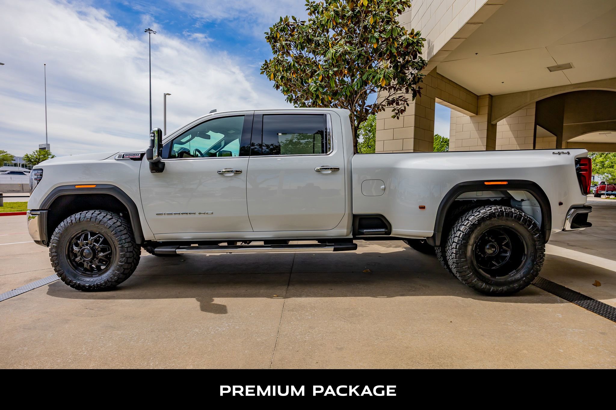 Used 2024 GMC Sierra 3500 SLT w/ SLT Premium Package AWD/4WD image 6