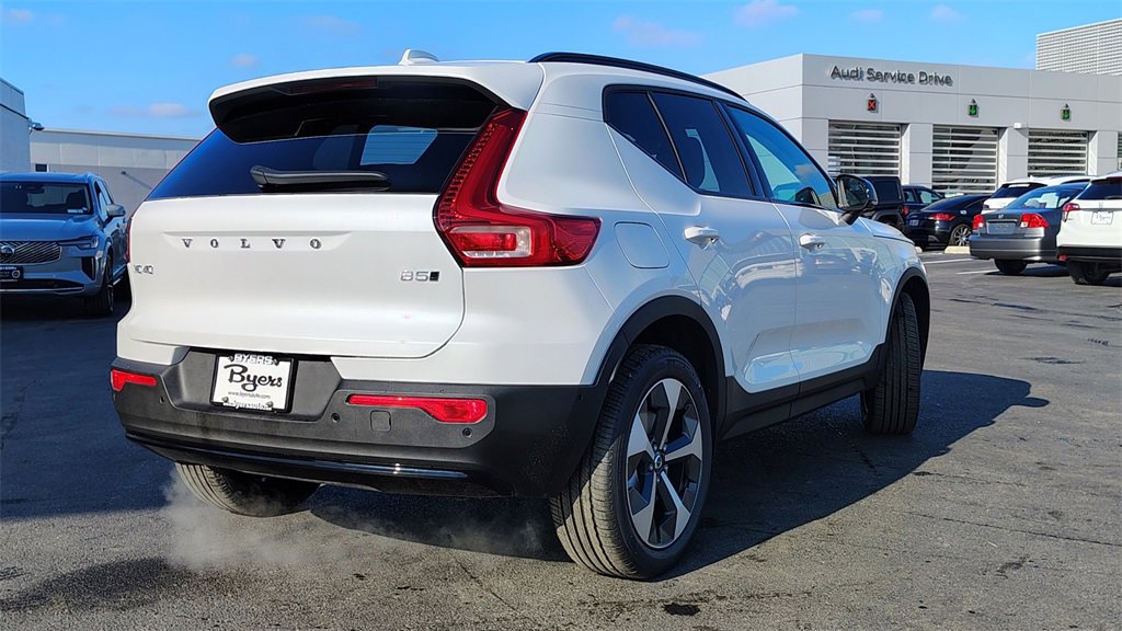 New 2026 Volvo XC40 B5 Plus w/ Climate Package image 3