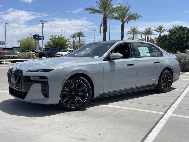 Used 2025 BMW i7 xDrive60 AWD/4WD image 2