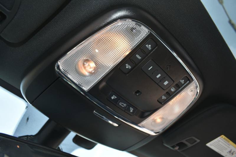 Used 2020 Jeep Grand Cherokee Limited w/ Luxury Group II AWD/4WD image 34