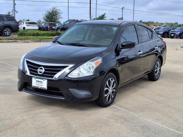 Used 2016 Nissan Versa SV FWD image 3