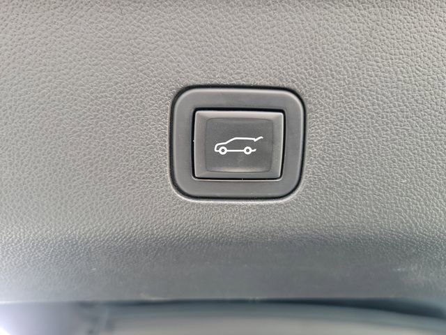 Used 2023 GMC Yukon Denali image 28