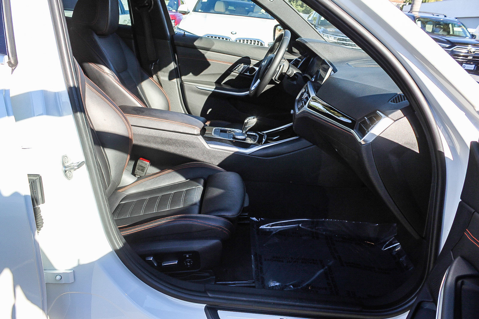 Used 2019 BMW 330i Sedan w/ Premium Package image 16