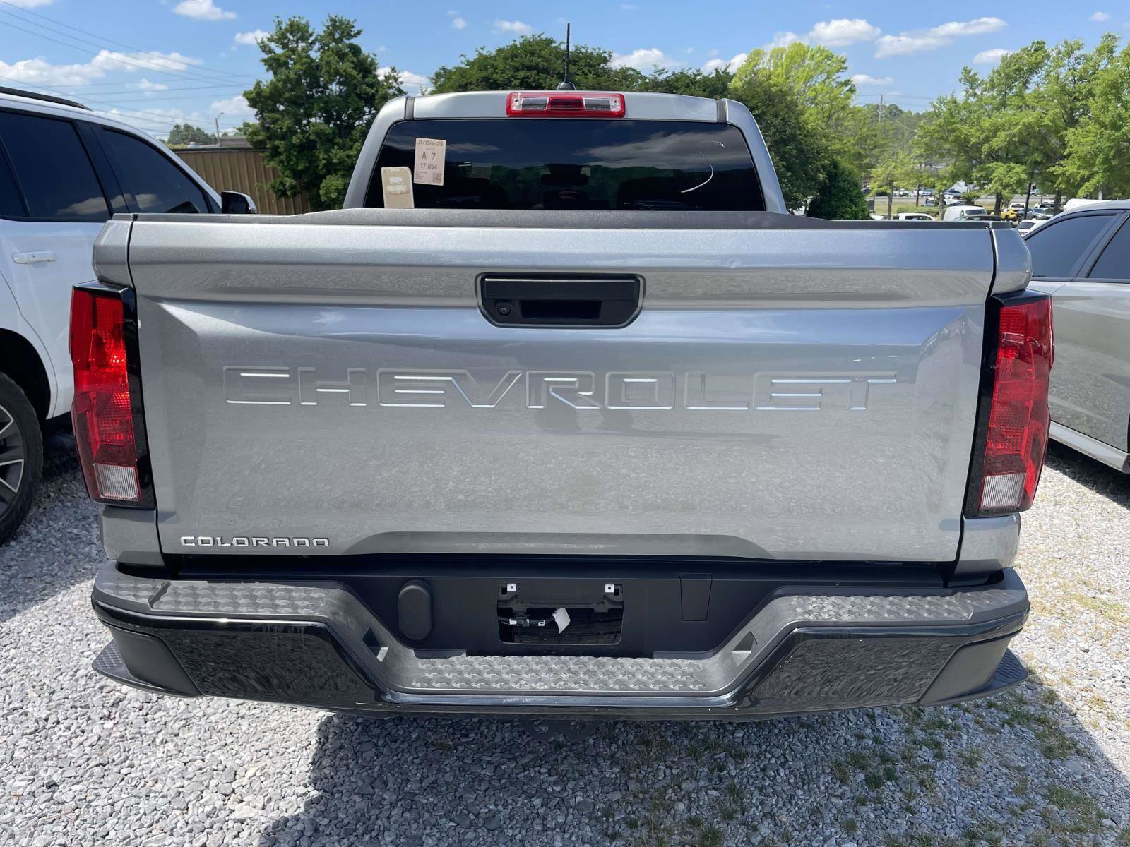 Used 2024 Chevrolet Colorado W/T image 9