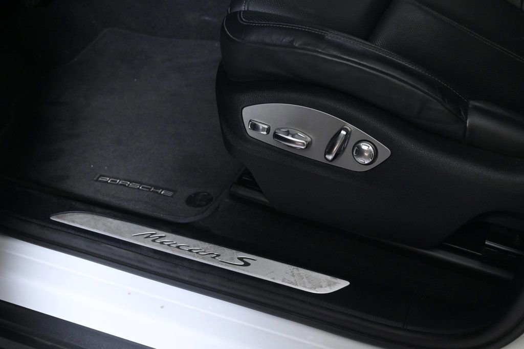 Certified 2023 Porsche Macan S image 26