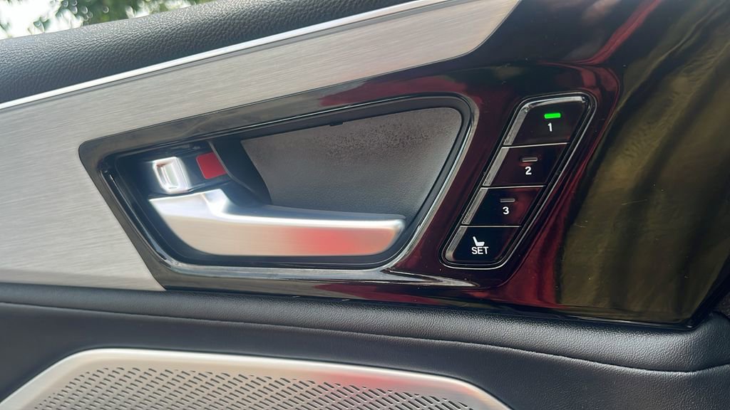 Used 2023 Acura MDX SH-AWD w/ Technology Package image 13